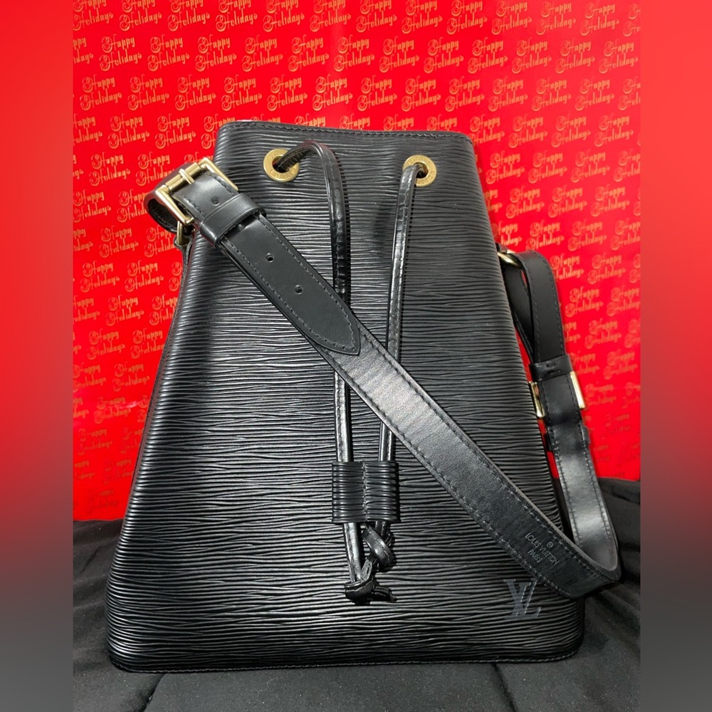 Louis Vuitton Epi Petit Noe Black EUC